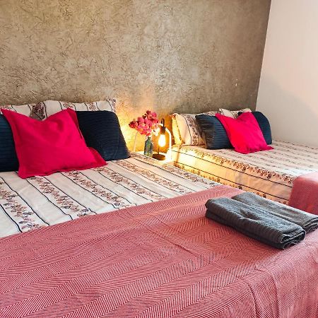 Urquinaona Rooms Barcelona Bagian luar foto