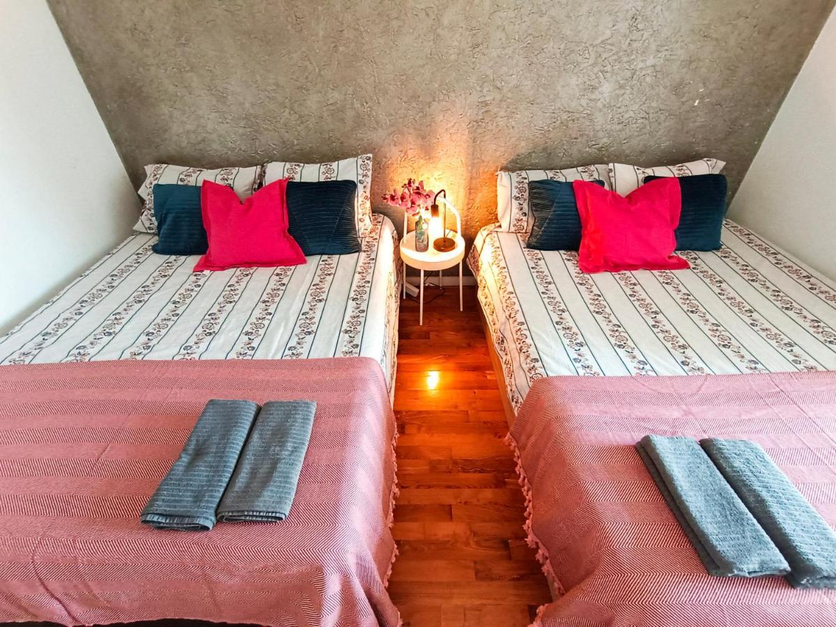Urquinaona Rooms Barcelona Bagian luar foto